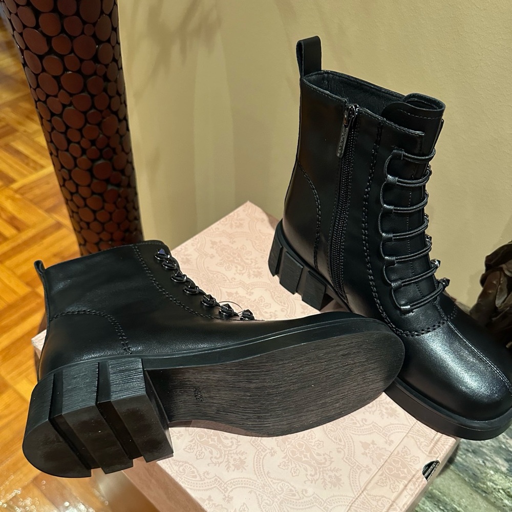 Bonavi trendy black Combat leather  boots, size 38 - Picture 5 of 6